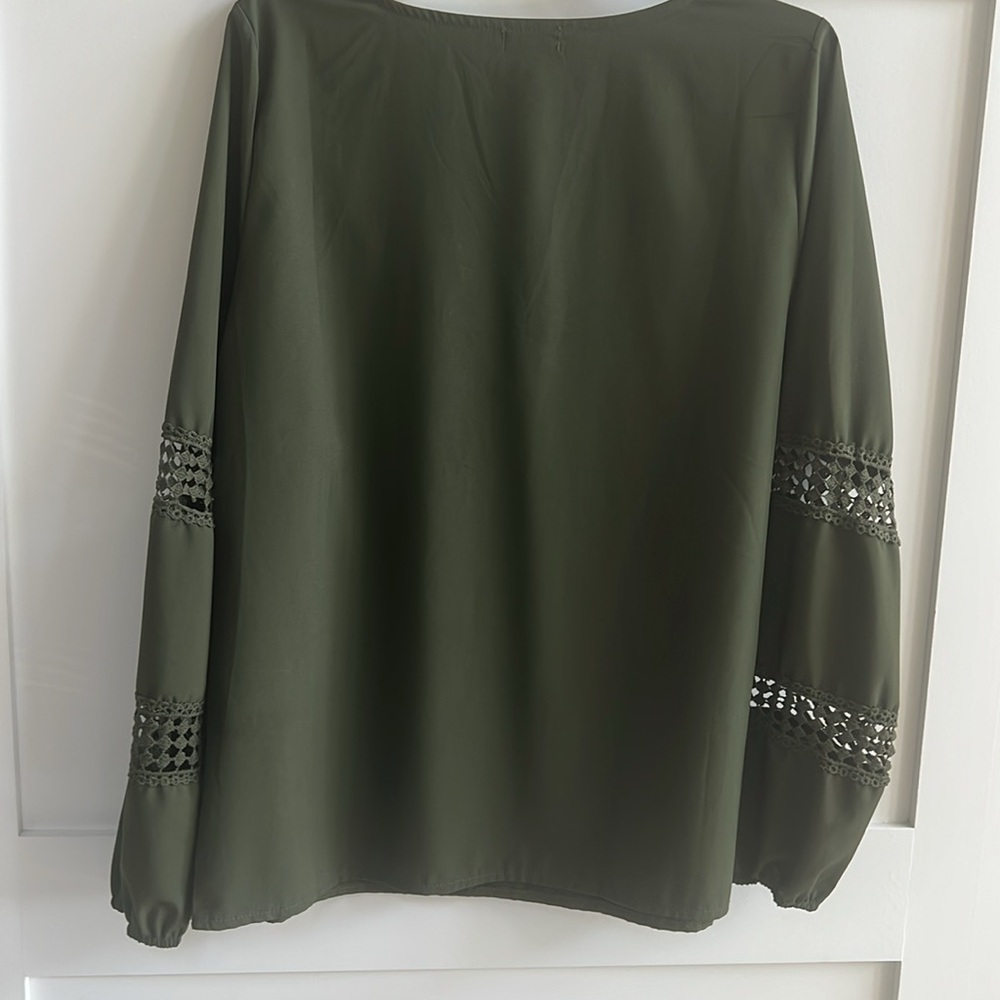 Women's Green Lace Trim Top - Picture 4 of 4